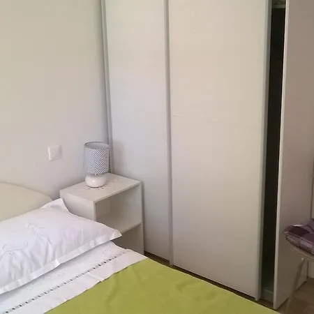 Andelka Omis